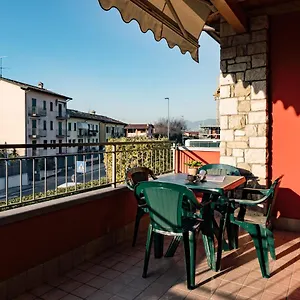 Gardappartamenti Artisti Pool Desenzano del Garda